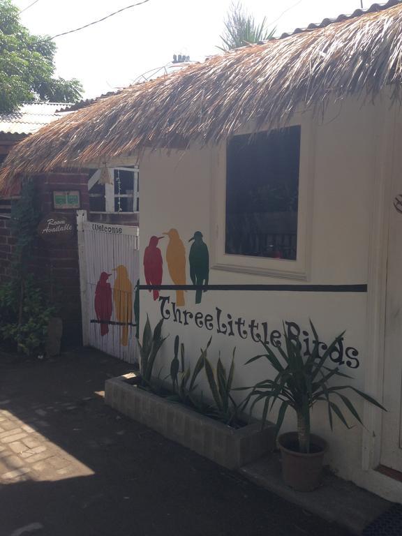 Three Little Birds Homestay 길리트라왕안 외부 사진